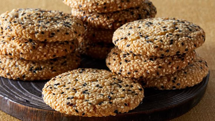 تصویر 4 از قیمت کیک کلوچه کنجدی + خرید باور نکردنی