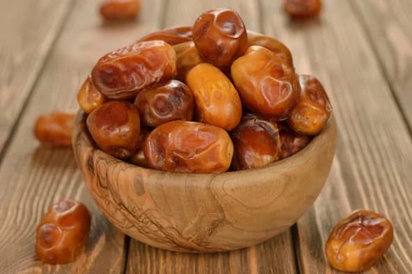 تصویر 4 از قیمت خرید خرما رطب عسلی عمده به صرفه و ارزان