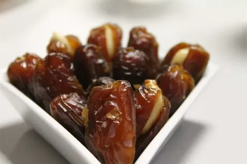 تصویر 1 از قیمت خرید خرما رطب مشهد با فروش عمده