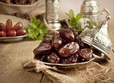 تصویر 2 از فروش خرما سیاه مضافتی + قیمت خرید به صرفه