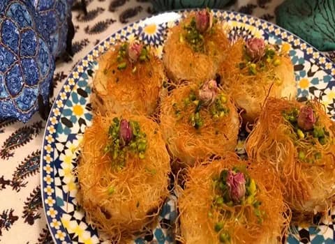 تصویر 3 از خرید باقلوا نارگیلی یزدی + قیمت فروش استثنایی