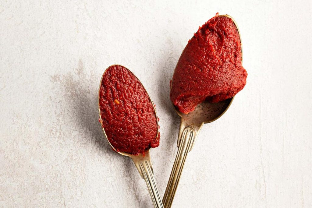 تصویر 5 از قیمت خرید رب گوجه فرنگی قرمز + فروش ویژه