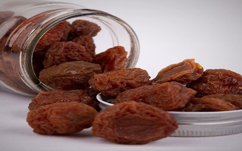 آلو بخارا محلی خالص بدون مواد افزودنی
