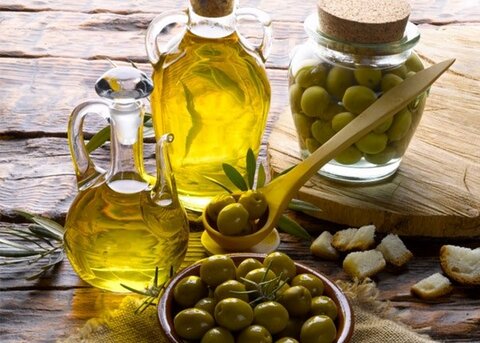 تصویر 1 از قیمت خرید روغن زیتون بکر یک لیتری با فروش عمده