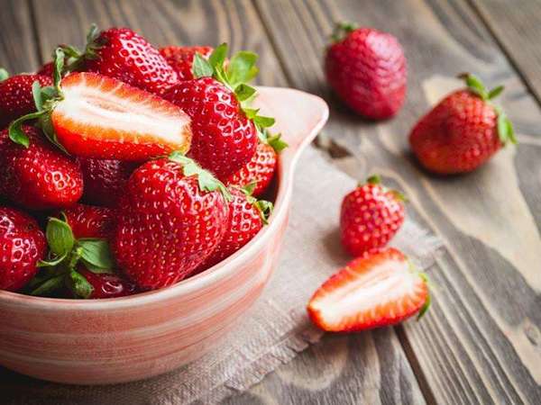تصویر 1 از قیمت خرید توت فرنگی تازه + فروش ویژه