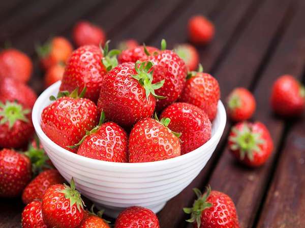 تصویر 4 از قیمت خرید توت فرنگی رسیده + فروش ویژه