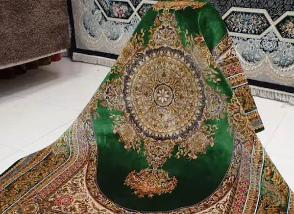 تصویر 5 از قیمت قالی گل ابریشم با کیفیت ارزان + خرید عمده