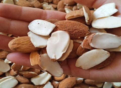 تصویر 4 از قیمت خرید مغز بادام شکسته + فروش ویژه