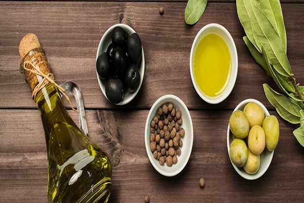 تصویر 1 از خرید روغن زیتون خارجی + قیمت فروش استثنایی