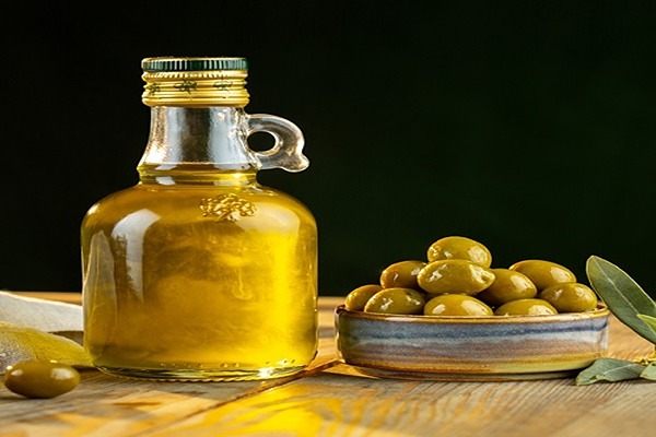 تصویر 3 از قیمت روغن زیتون 4 لیتری با کیفیت ارزان + خرید عمده