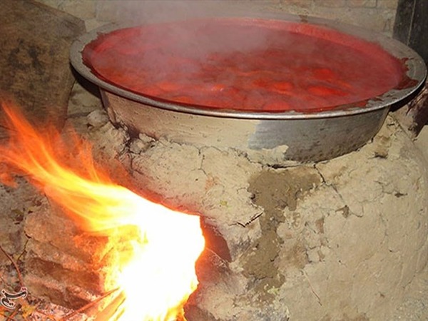 تصویر 3 از فروش رب گوجه محلی + قیمت خرید به صرفه