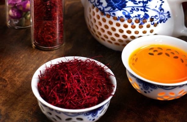 تصویر 4 از قیمت رنگ زعفران آریانا + خرید باور نکردنی