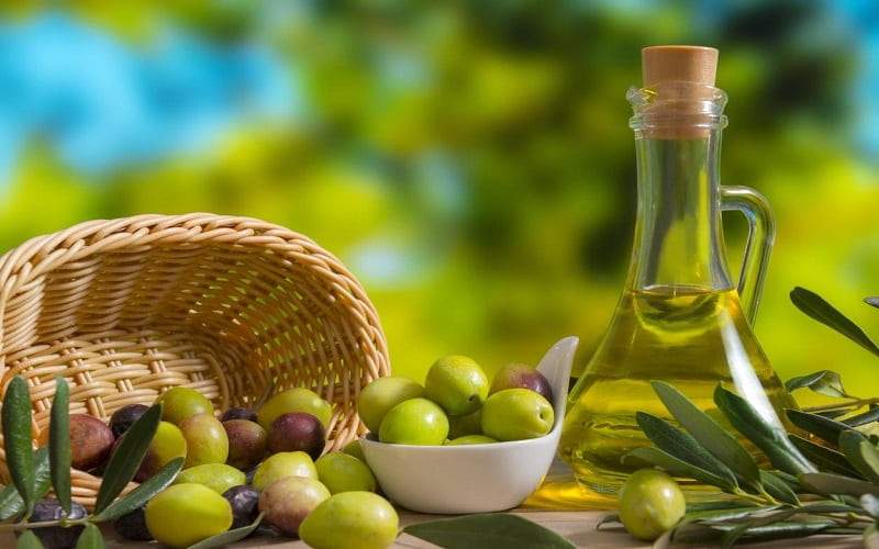 تصویر 1 از قیمت خرید روغن زیتون طارم عمده به صرفه و ارزان