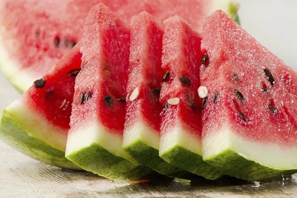 تصویر 2 از قیمت هندوانه بیضی گالاتا + خرید باور نکردنی
