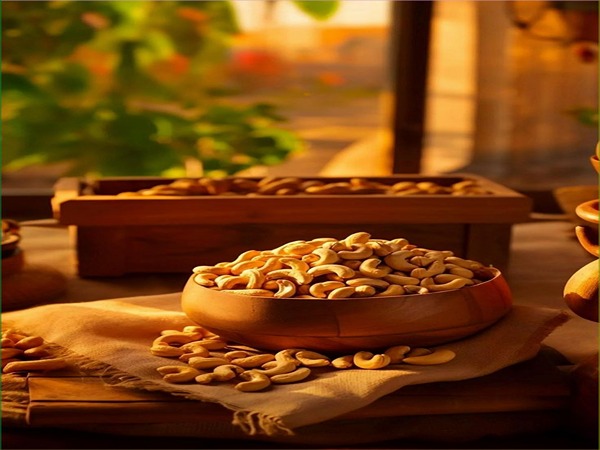 تصویر 1 از قیمت بادام هندی زعفرانی + خرید باور نکردنی