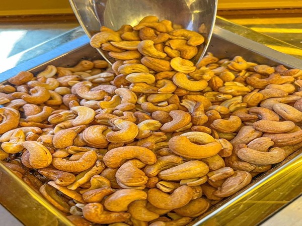 تصویر 2 از خرید بادام هندی سایز ۲۴۰ + قیمت فروش استثنایی