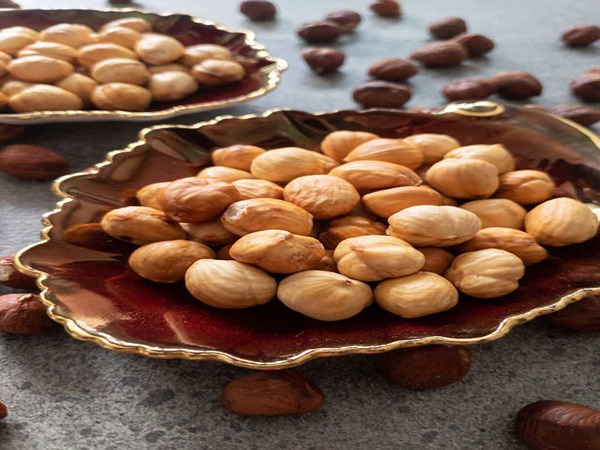 تصویر 1 از قیمت مغز فندق ایرانی + خرید باور نکردنی