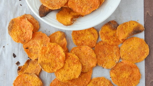چیپس گوجه ای برش خورده + ترد و تازه