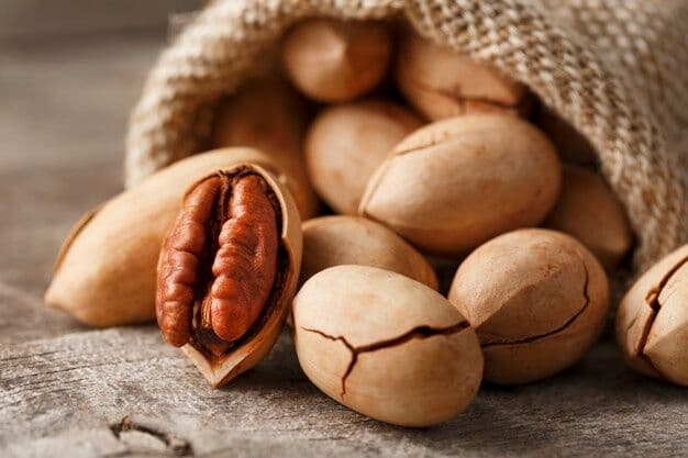 تصویر 2 از قیمت خرید گردو فسنجانی با پوست عمده به صرفه و ارزان