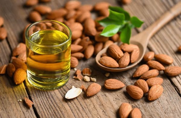 تصویر 1 از خرید روغن بادام درختی + قیمت فروش استثنایی