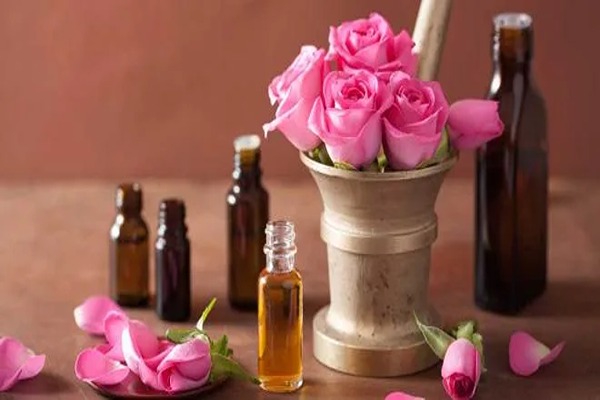 تصویر 4 از خرید عرق گل محمدی + قیمت فروش استثنایی