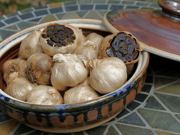 تصویر 3 از قیمت خرید سیر سیاه مرغوب با فروش ویژه
