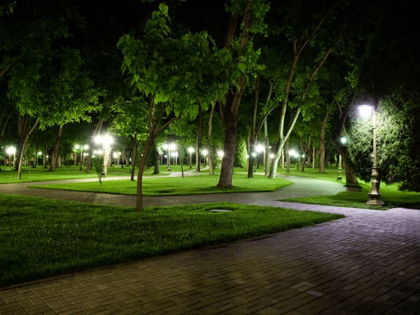 تصویر 1 از قیمت خرید چراغ محوطه شب تاب با فروش عمده
