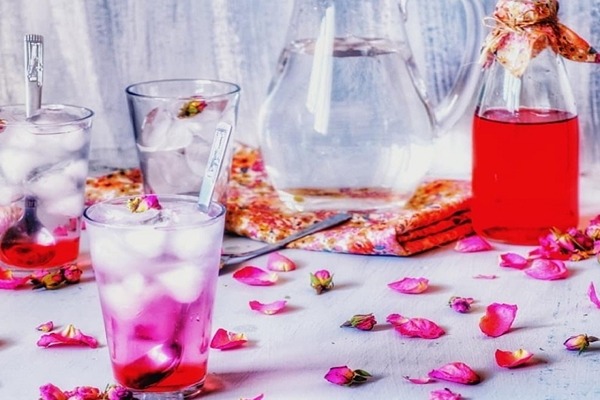 تصویر 2 از قیمت خرید شربت عرق نعنا و گلاب با فروش عمده