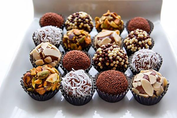تصویر 5 از خرید خرما شکلاتی مغزدار  + قیمت فروش استثنایی