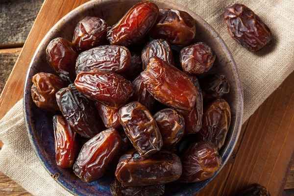 تصویر 1 از خرید خرمای مضافتی مروارید سیاه + قیمت فروش استثنایی