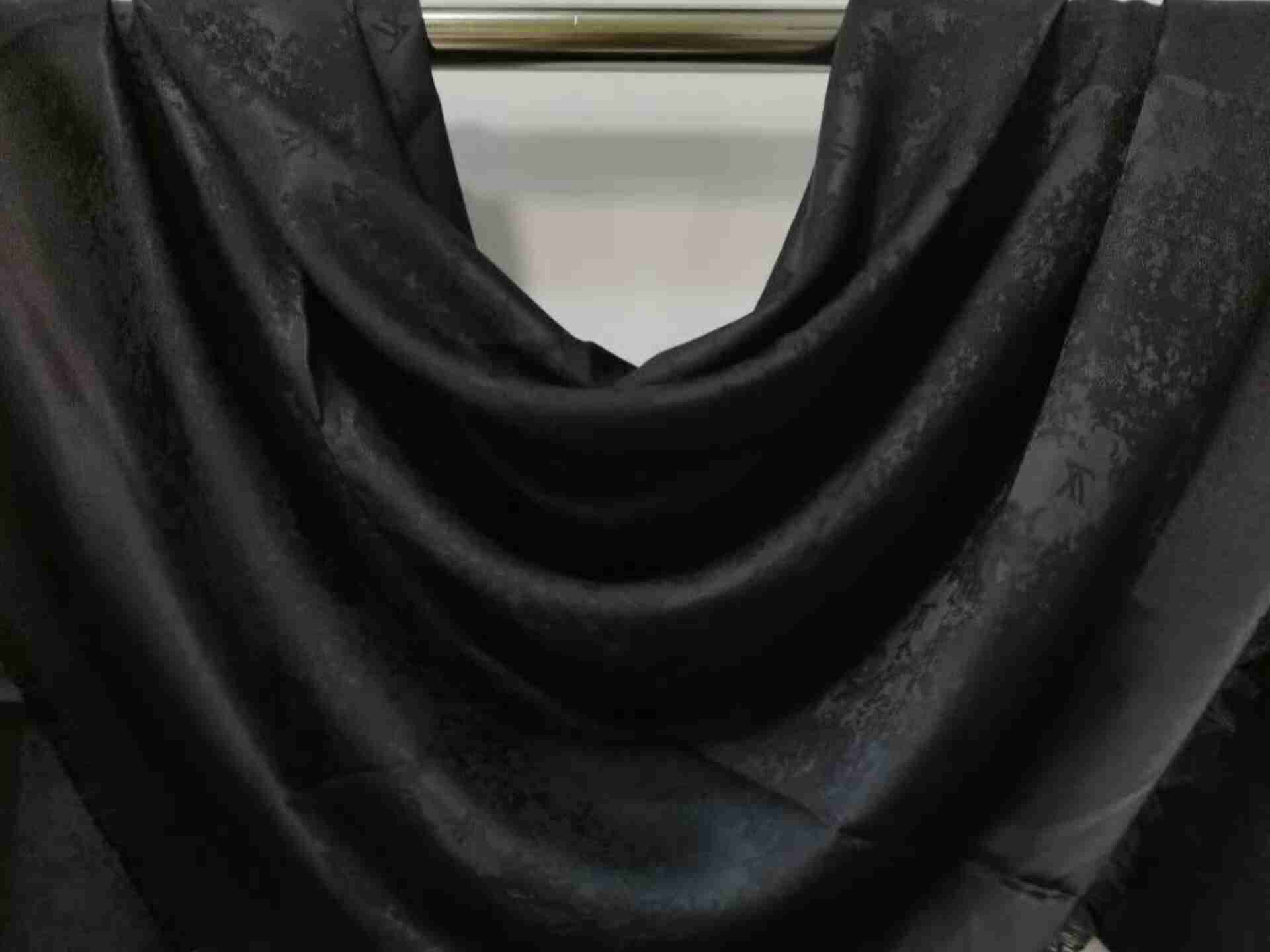 تصویر 2 از فروش روسری نخ ابریشم ژاکارد مشکی + قیمت خرید به صرفه