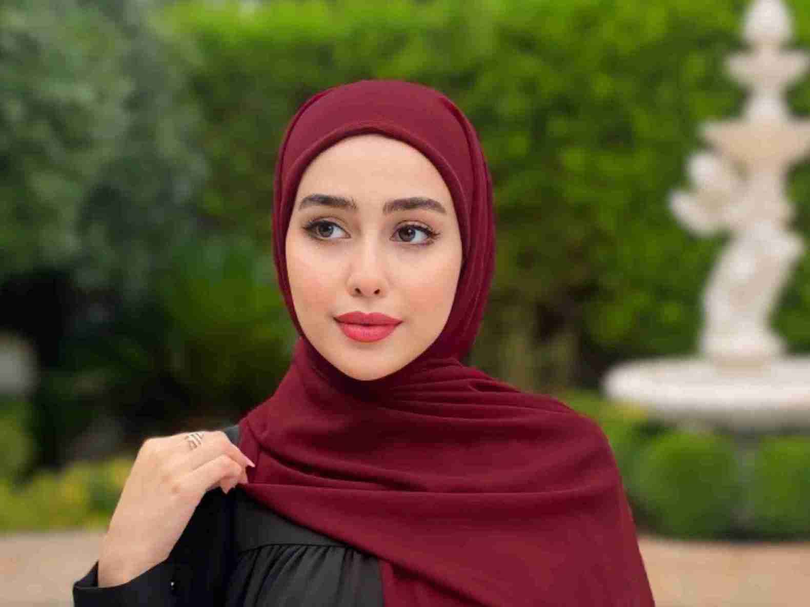 تصویر 4 از قیمت خرید شال حجاب کلاه دار + فروش ویژه