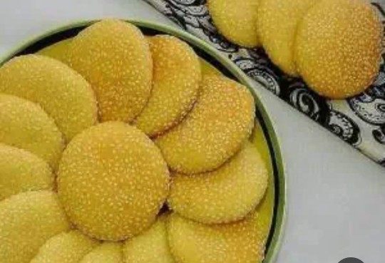 قیمت کلوچه کنجدی