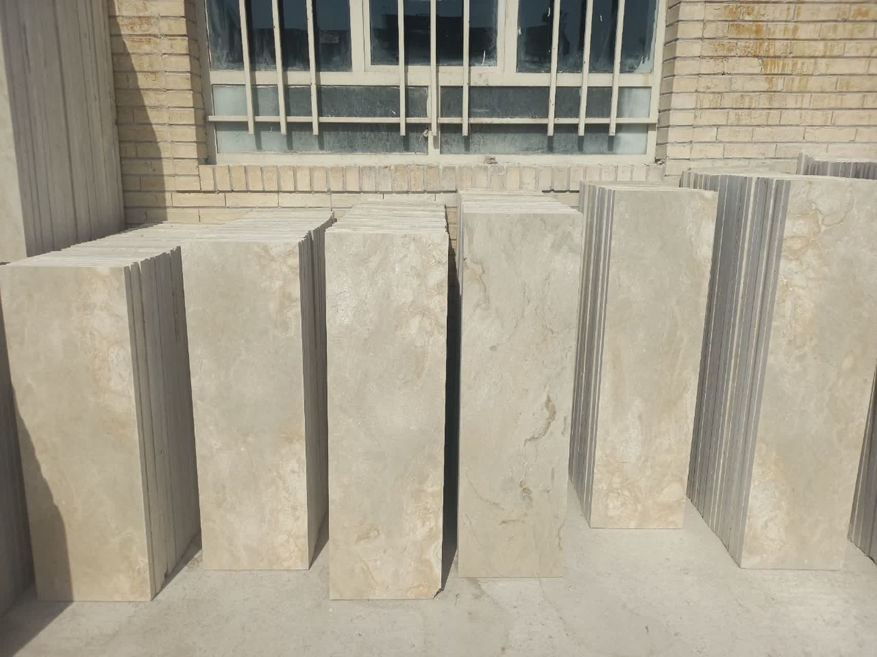 تصویر 1 از قیمت مناسب سنگ پله خوی + خرید به صرفه