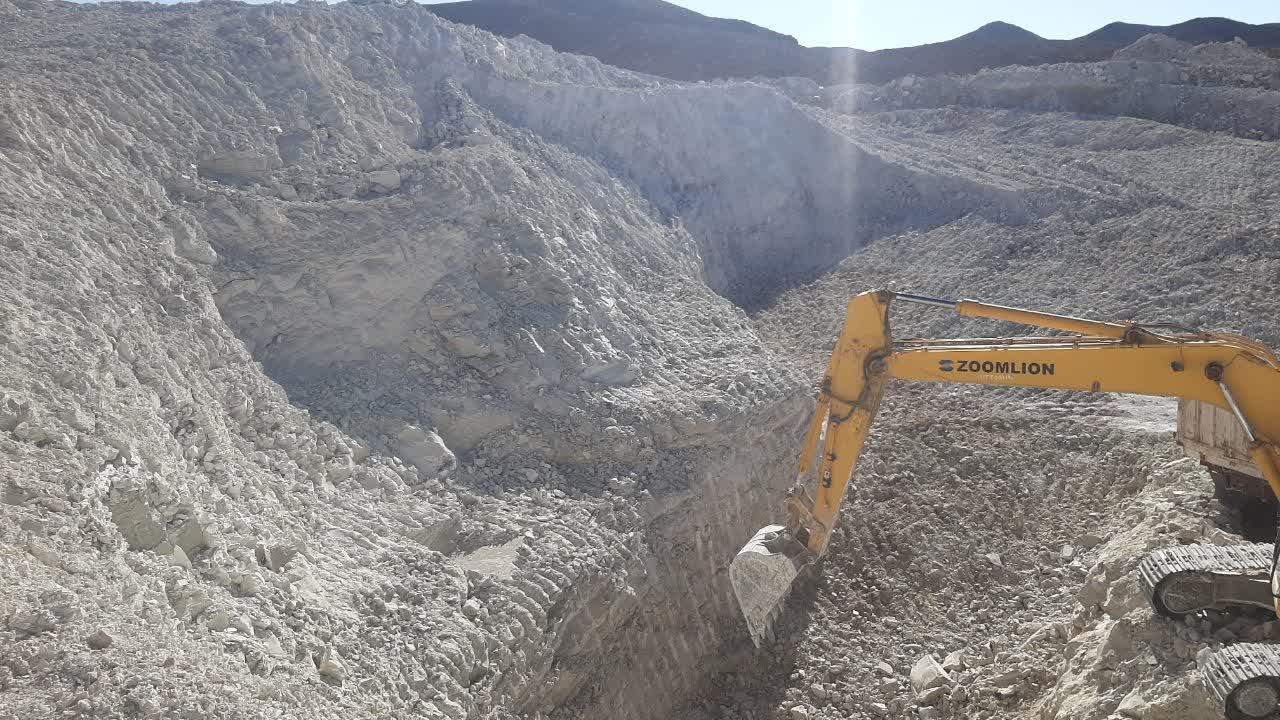 تصویر 2 از بنتونیت فولادی