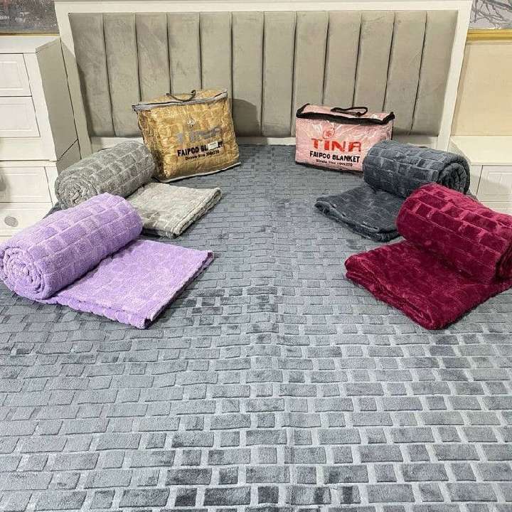 تصویر 3 از خرید به صرفه و باکیفیت و قیمت مناسب پتوی دو نفره تینا +عمده