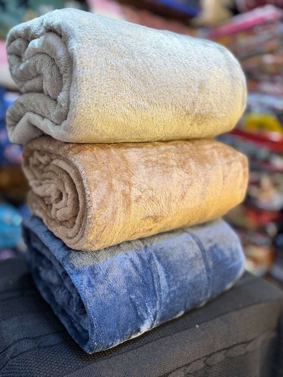 تصویر 2 از انواع پتو گوسفندی ساده و طرح‌ دار در سایز بندی کامل