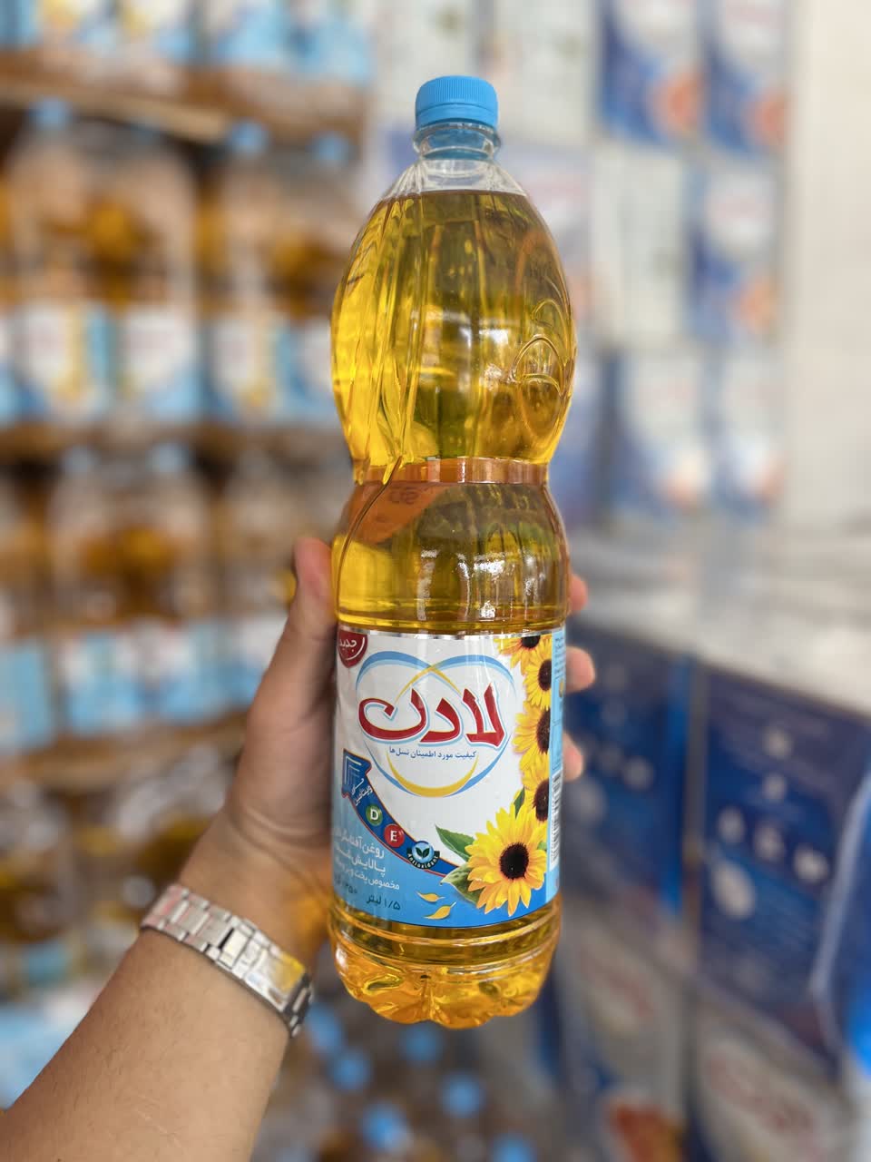 تصویر 2 از خرید روغن مایع آفتابگردان ۸۱۰ گرمی لادن + قیمت باور نکردنی