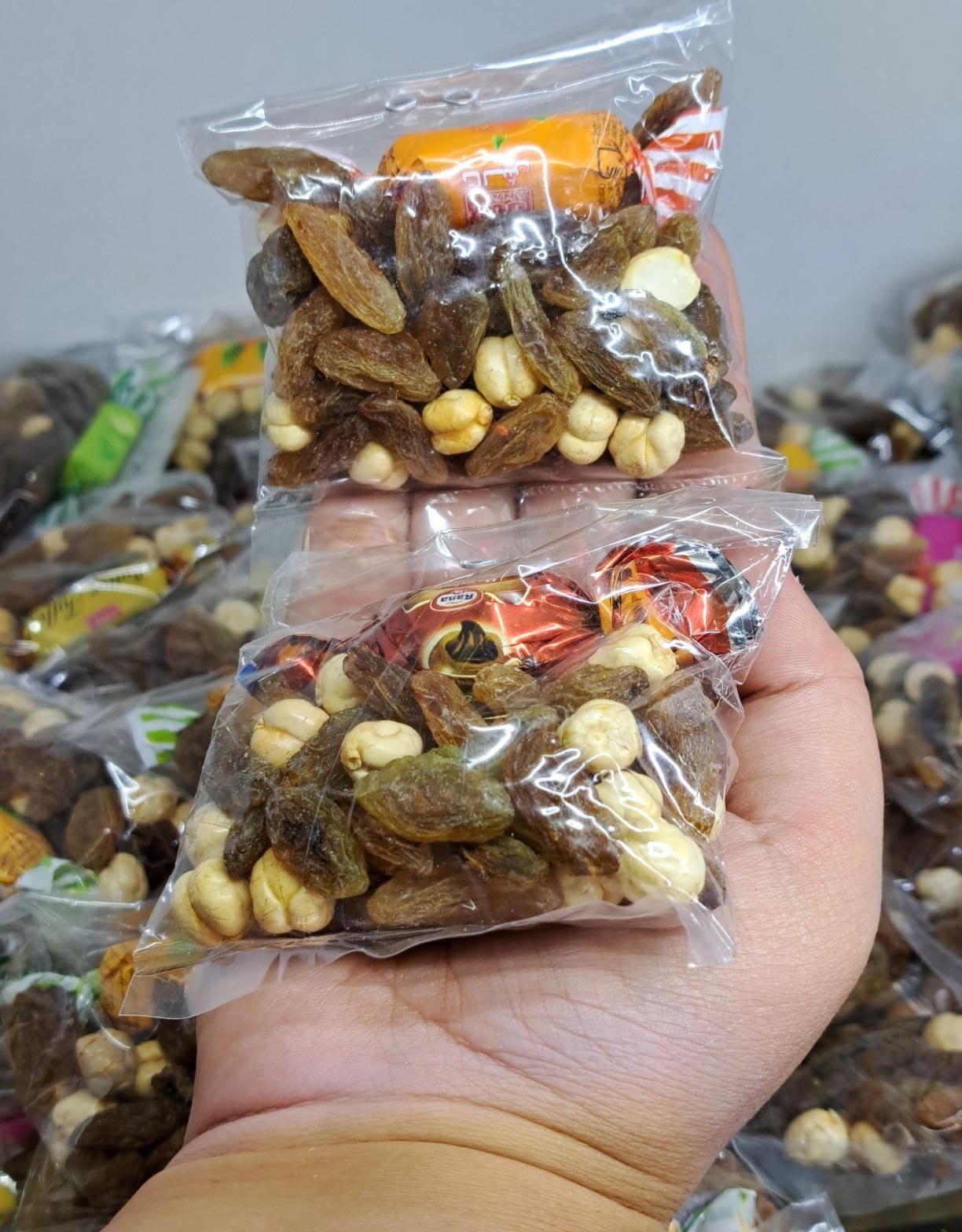 تصویر 1 از نخودچی و کشمش مشکل گشا نذری + فروش بسته بندی