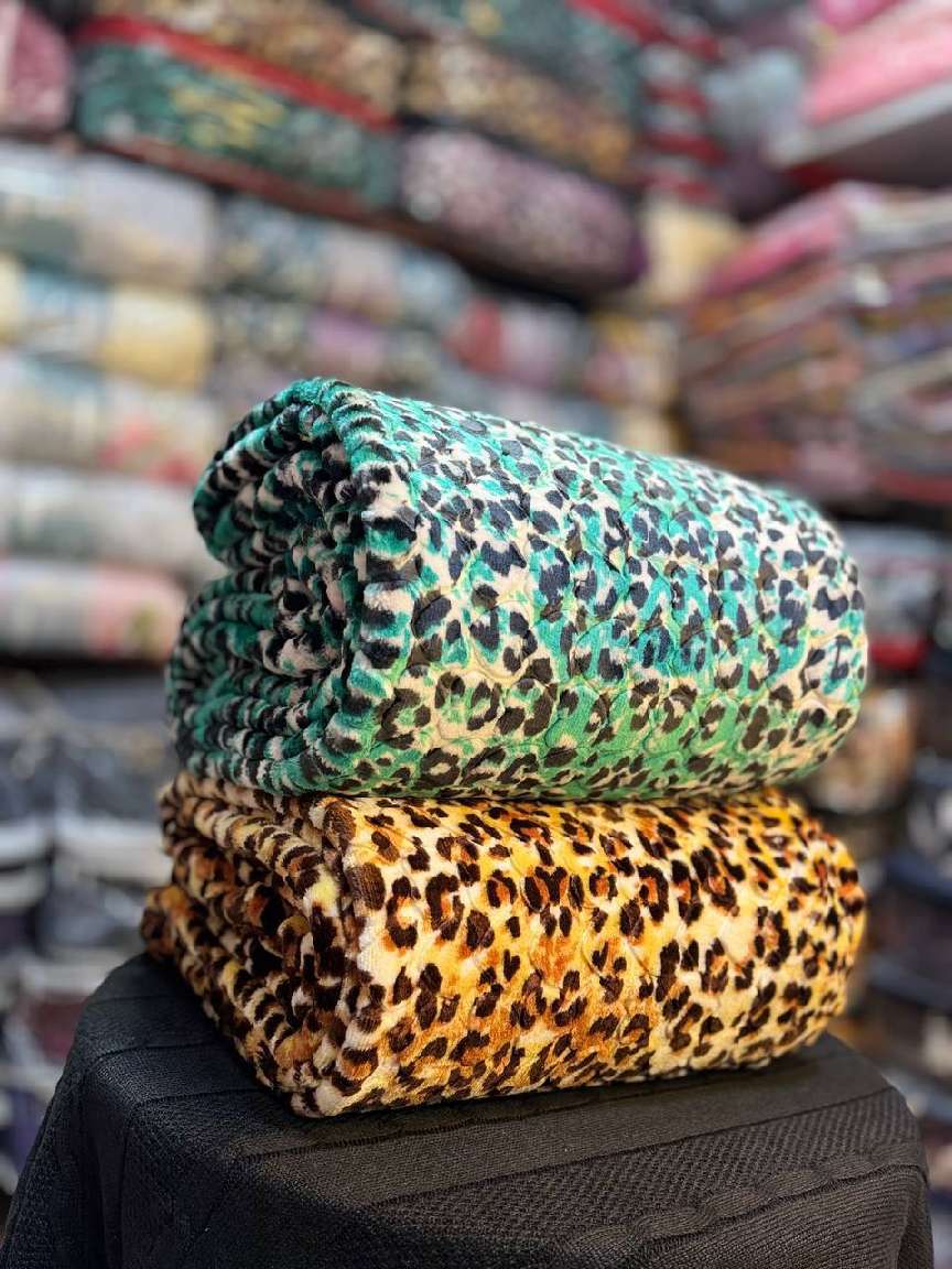 تصویر 3 از پتو پلنگی مسافرتی با ارزش کیفیتی بالا و ارزش اقتصادی مناسبی