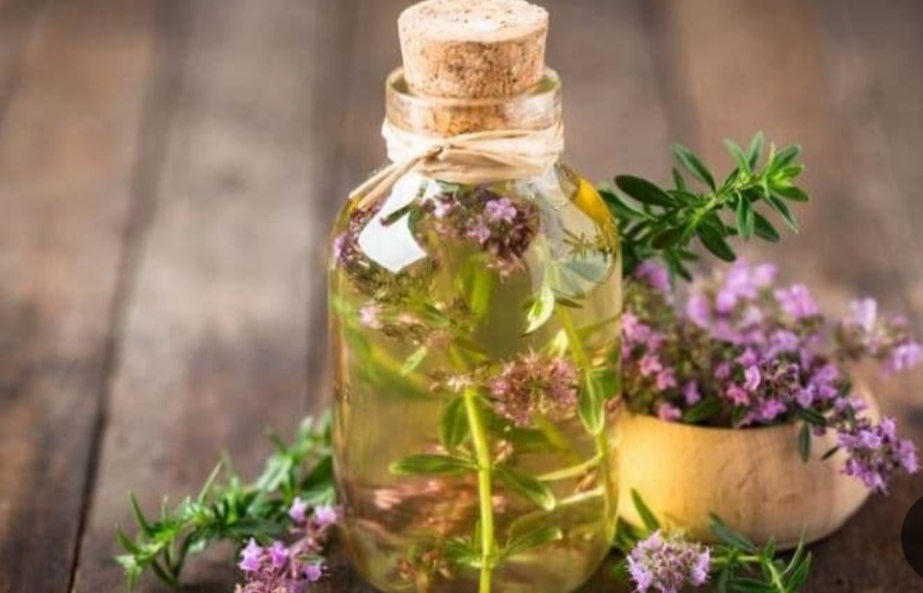 تصویر 5 از مشخصات عرق آویشن کوهی + قیمت مناسب