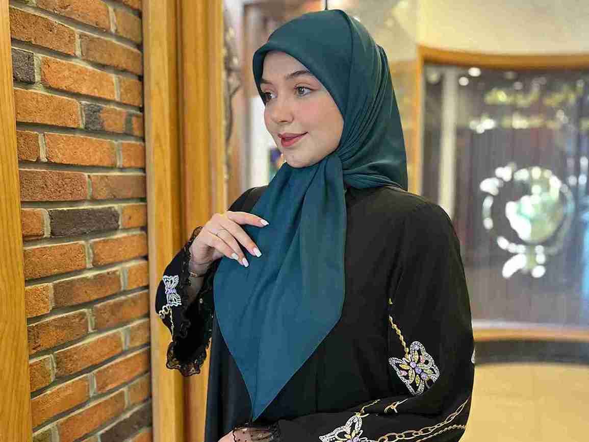 تصویر 3 از قیمت خرید روسری حریر قواره کوچک + فروش ویژه