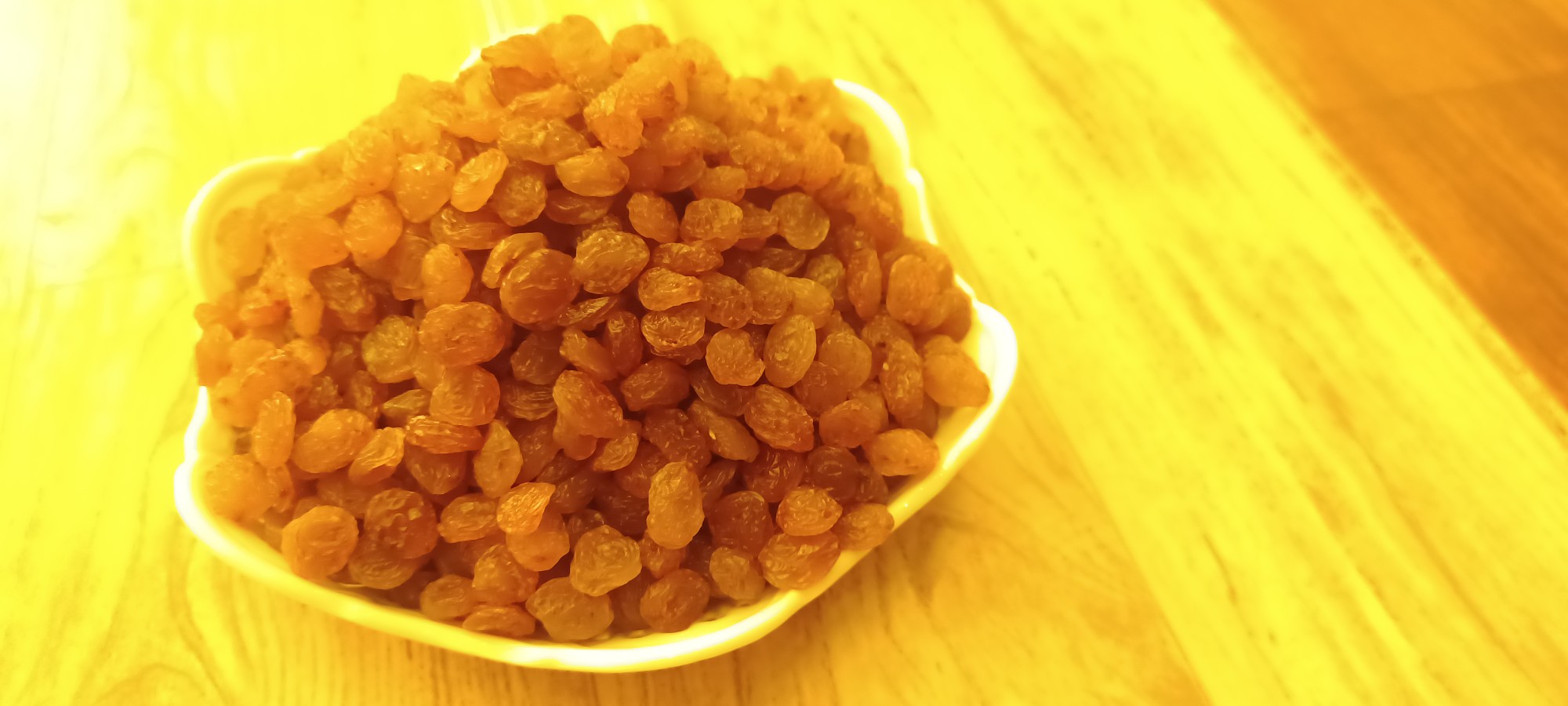 خرید کشمش تیزابی تاکستان رنگ دار + عمده