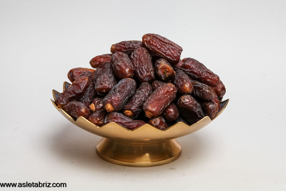 تصویر 1 از فروش انواع خرما پیارم درجه یک قیمت مناسب