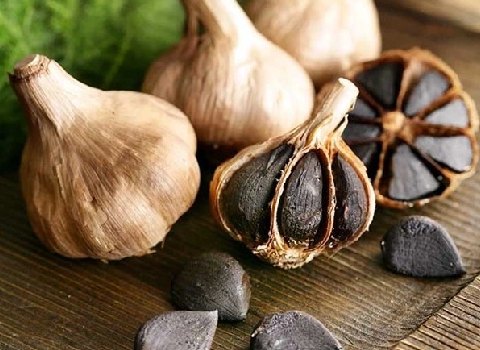 تصویر 1 از قیمت سیر سیاه درشت با کیفیت ارزان + خرید عمده