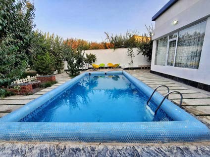 تصفیه آب استخر با رنگ روشن و شفاف
