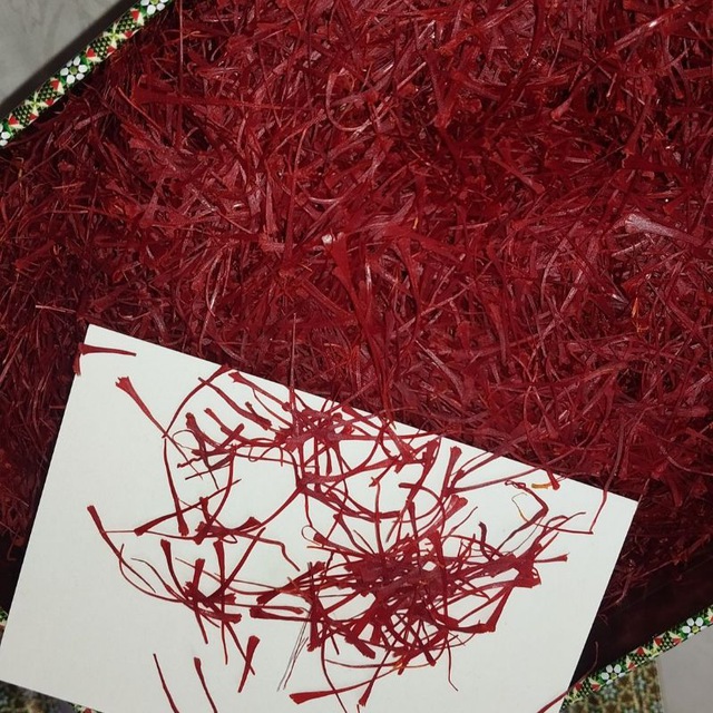 تصویر 1 از زعفران نیم مثقالی با برداشت دستی از مزارع خراسان