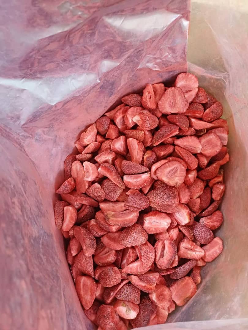 تصویر 1 از خرید عمده توت فرنگی خشک انجمادی + کیفیت درجه 1