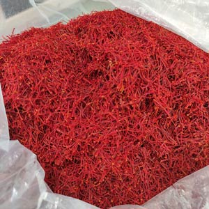 تصویر 4 از فروش عمده زعفران ارگانیک ممتاز قائنات (یک مثقالی)