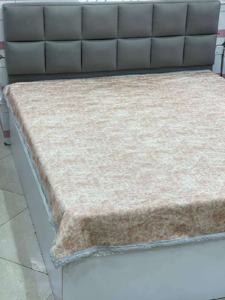 تصویر 1 از قیمت عمده ارزان و به صرفه و باکیفیت عالی پتو سوپر کلاسیک دو رویه های شیپ و نیو سافت پشت تدی (گوسفندی)  قواره 190